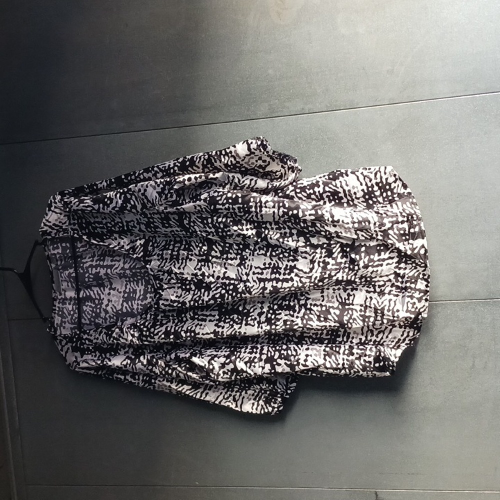 Avenue black/white silk blouse